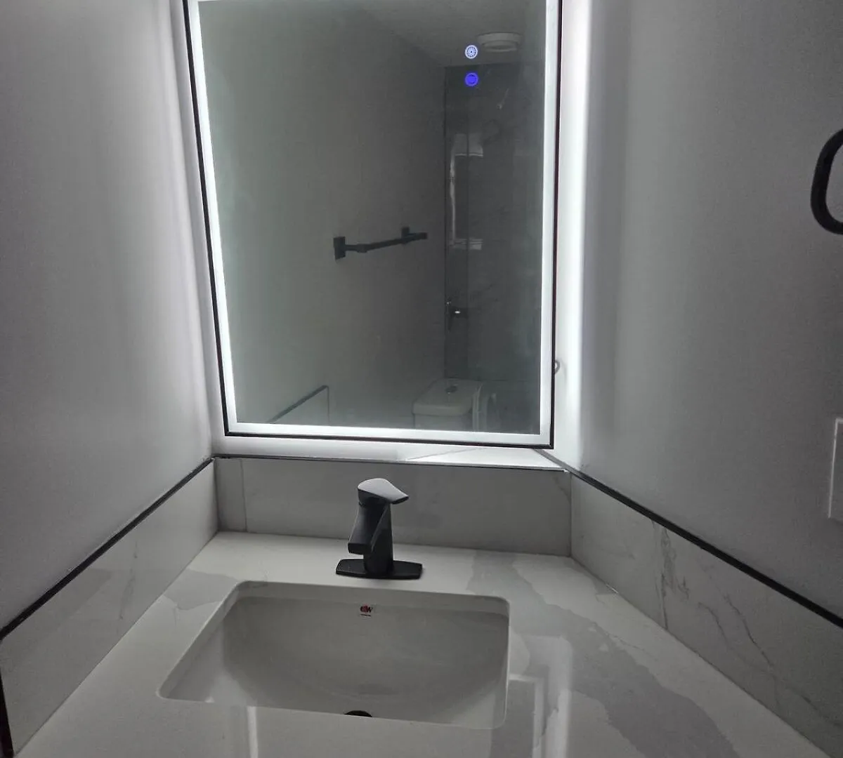 Spacious 2 Bedrooms Bsmt Suite Edmonton Apartmán