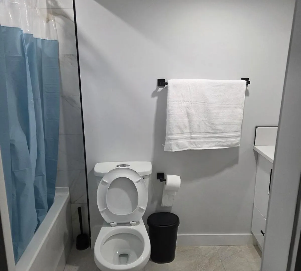 Spacious 2 Bedrooms Bsmt Suite Edmonton