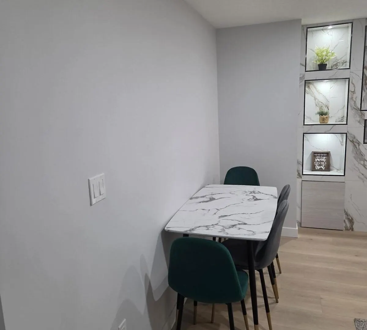 Spacious 2 Bedrooms Bsmt Suite Edmonton Apartmán