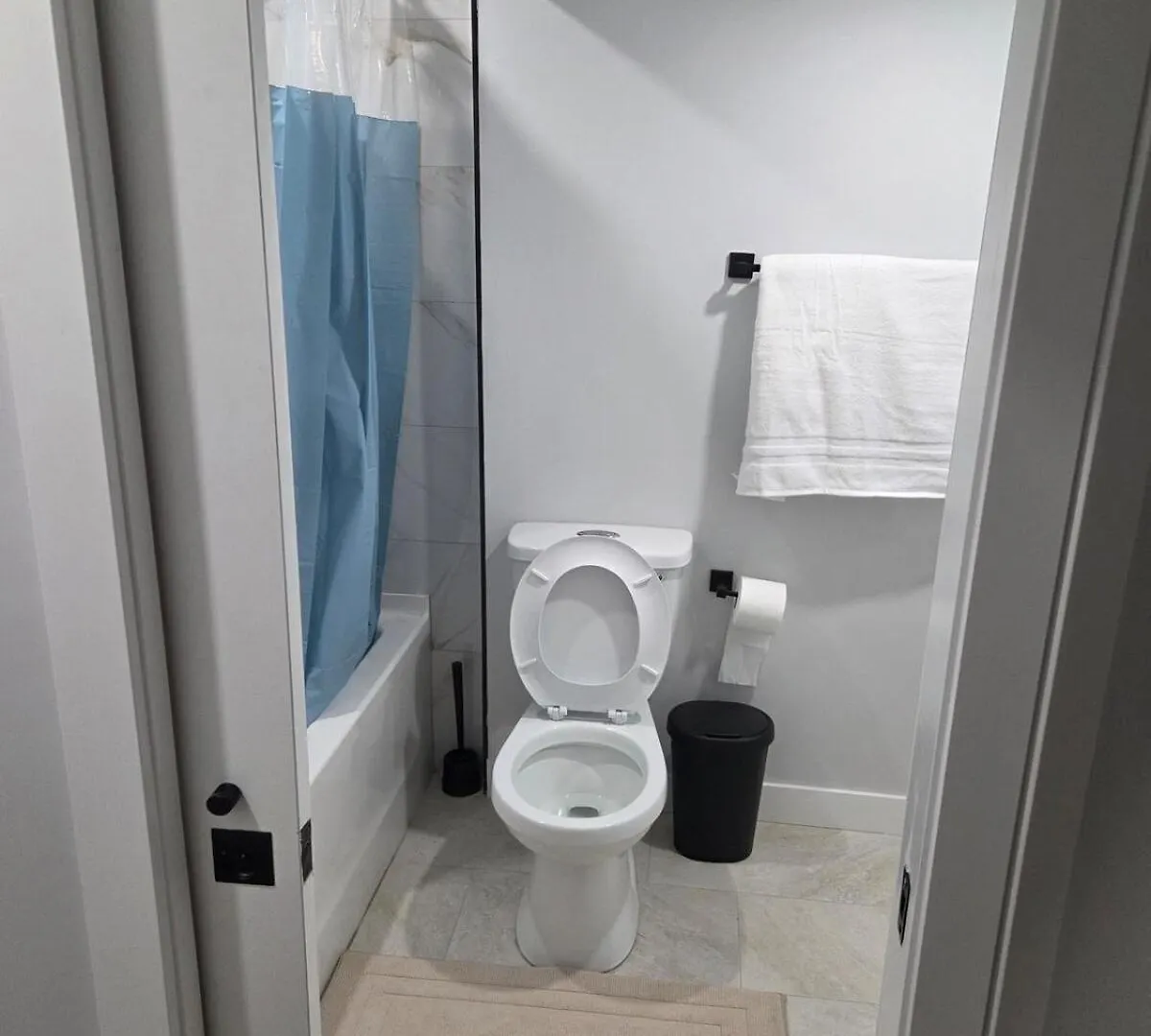 Spacious 2 Bedrooms Bsmt Suite Edmonton